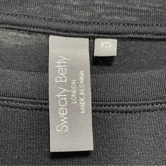 Sweaty Betty Athlete Seamless Workout Tee Black Size EXTRA SMALL - Picture 4 of 7